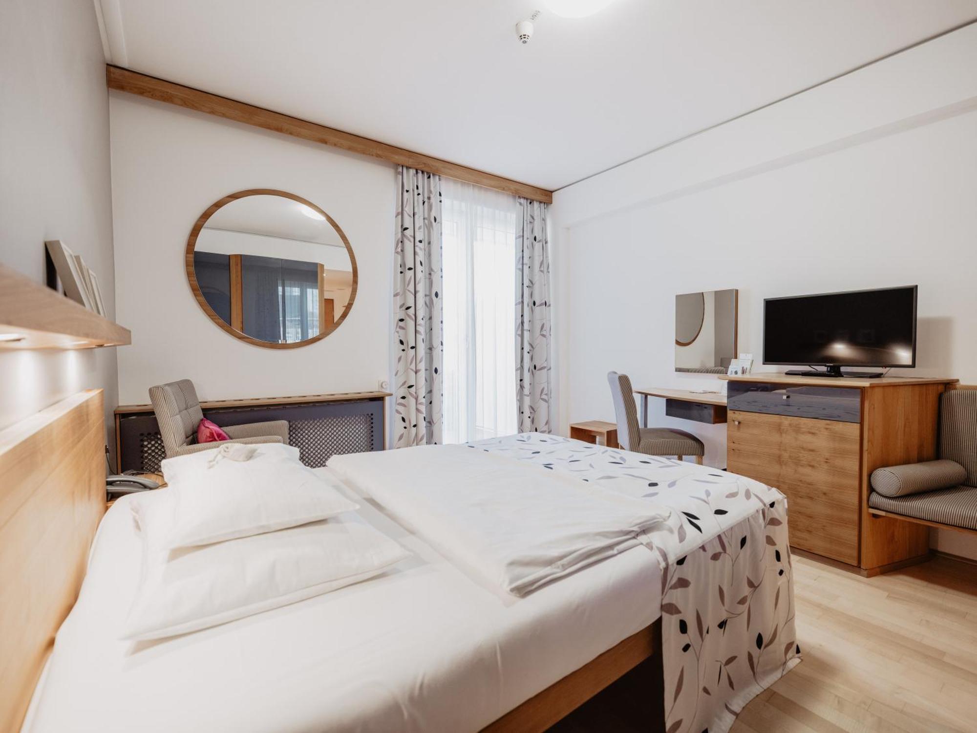 Single Room,1614780041:JPEG